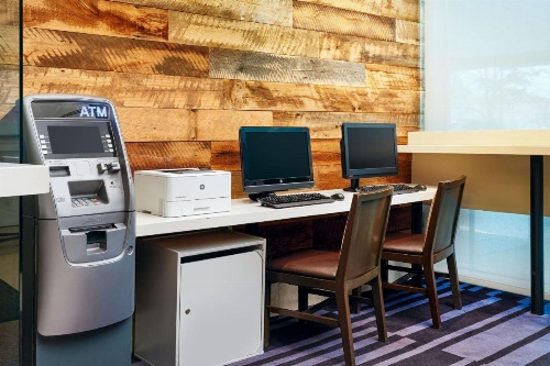 Courtyard by Marriott New York JFK Airport image 10